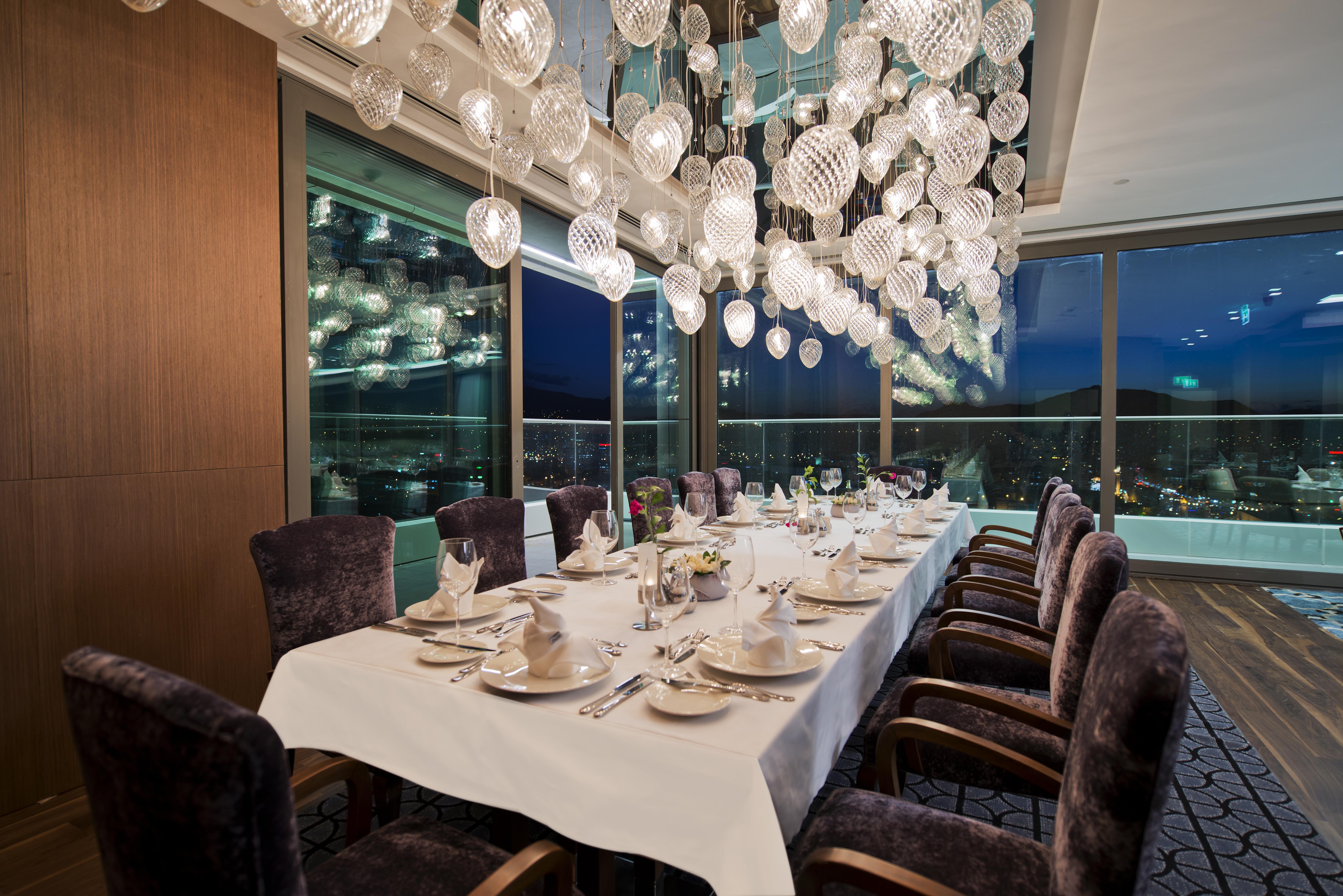 Radisson Blu Hotel, Kayseri Bagian luar foto The Club at Marina Bay Sands